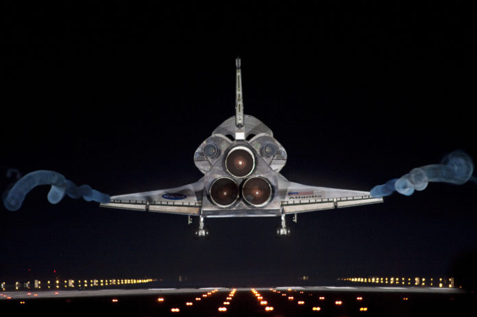 STS-135_Space_Shuttle_Atlantis_makes_its_final_landing_13