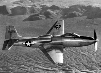 L'XP-81 in volo