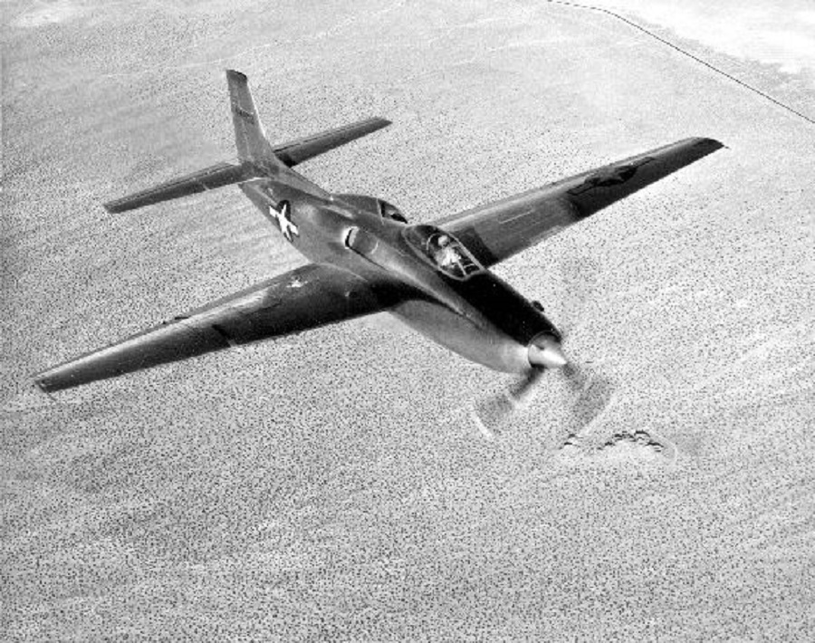 XP-81 in volo