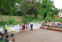 Adrian Fartade con i bambini a Mogliano